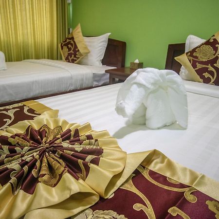 Golden Gum-Kino Hotel Мандалай Экстерьер фото