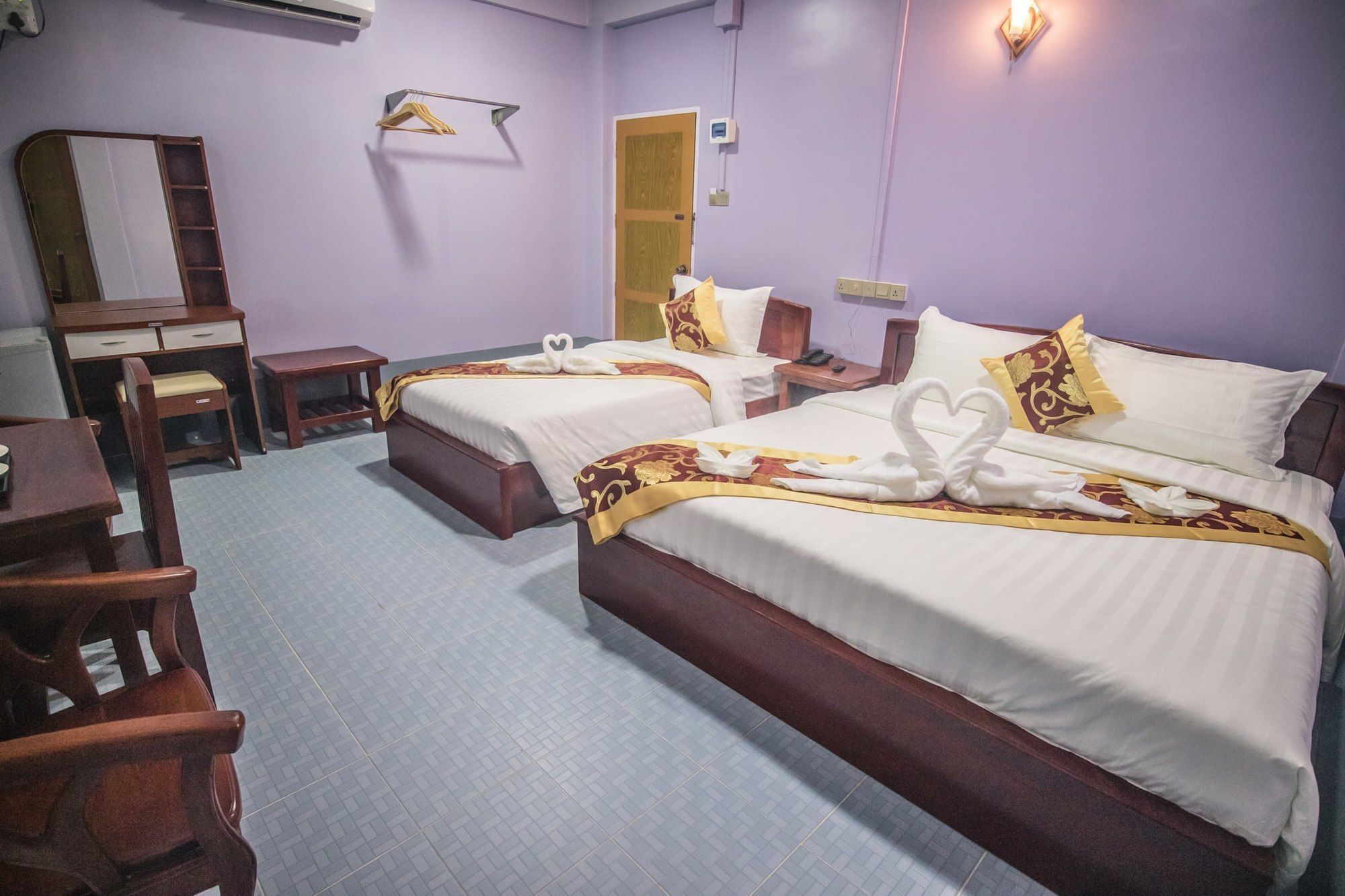 Golden Gum-Kino Hotel Мандалай Экстерьер фото